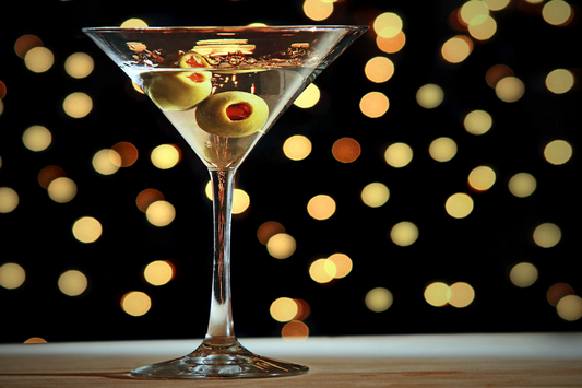 3 Classic Cocktails for a Chic Dinner Party